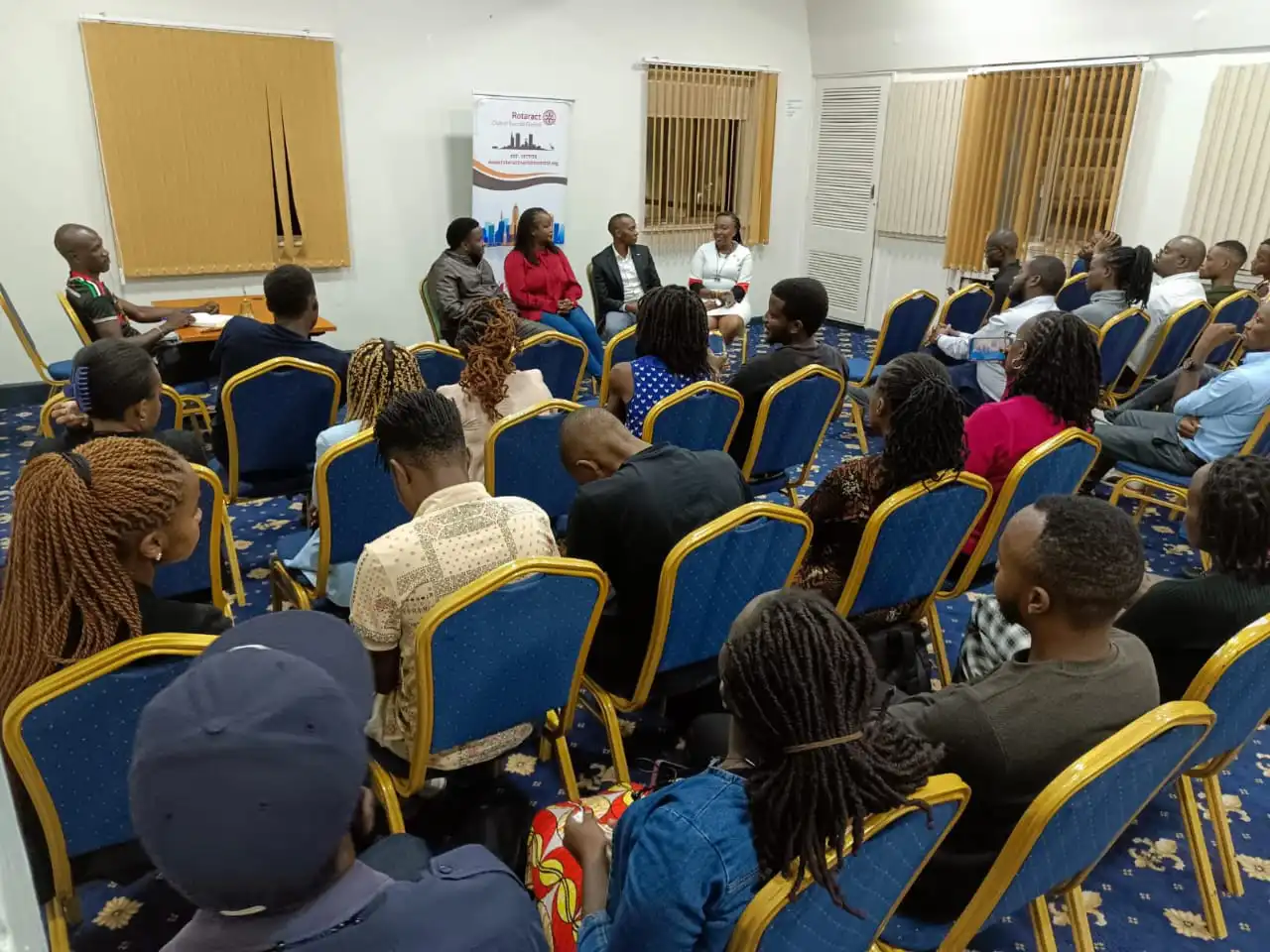 how to join rotaract club